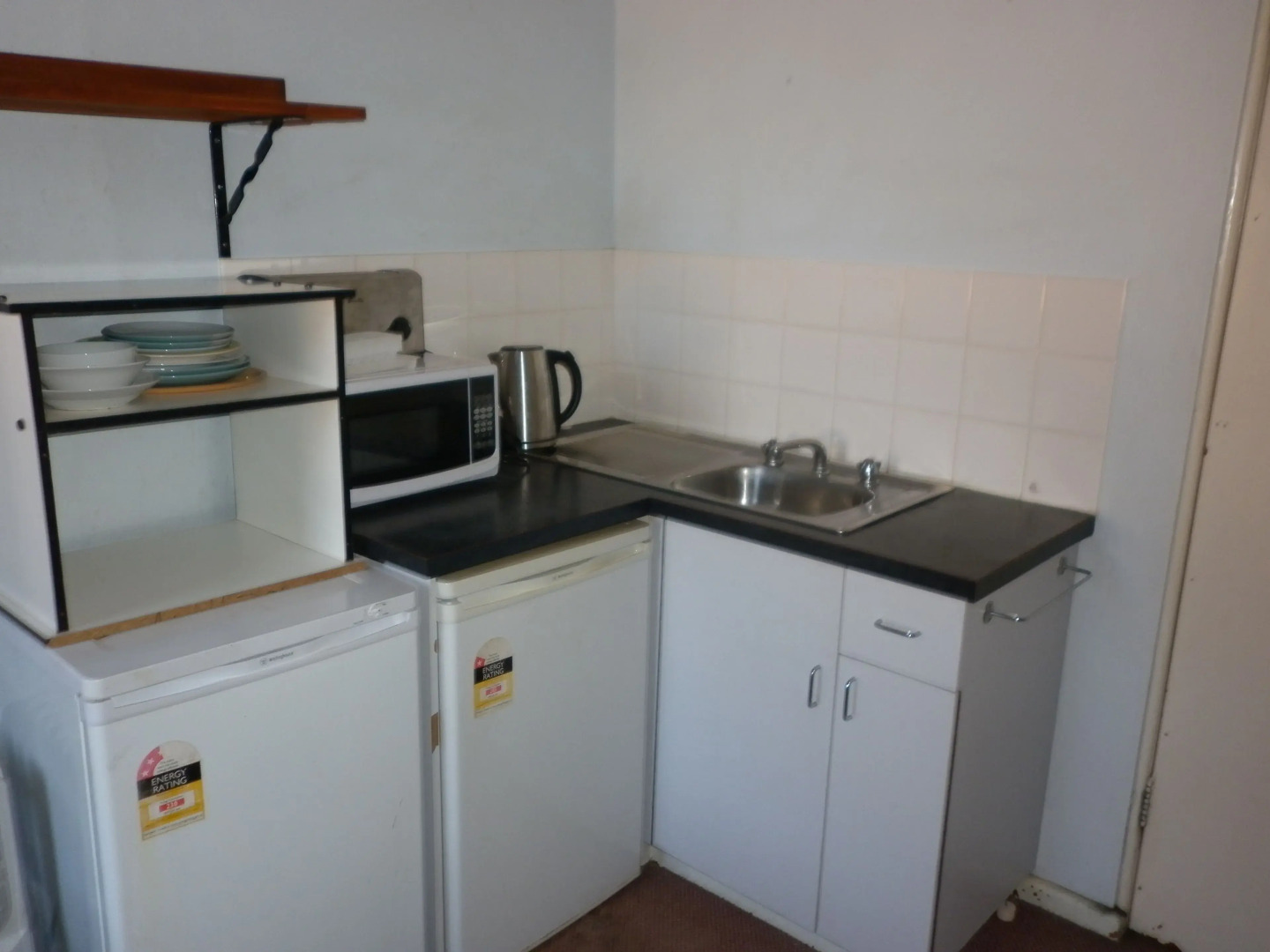Young Budget Accommodation - Hostel