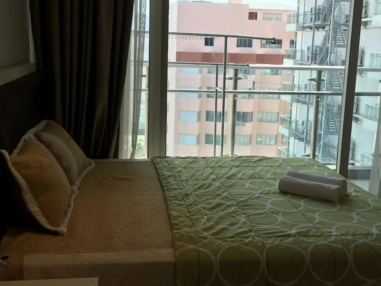 Handy Beach Apartment