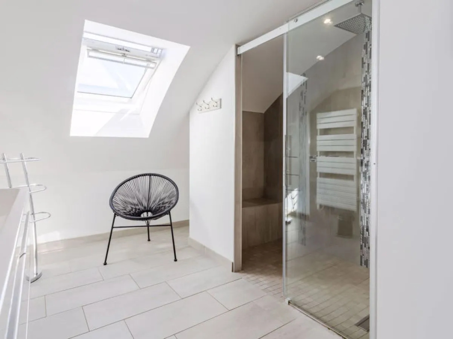 Pirou Beach (PIP402)