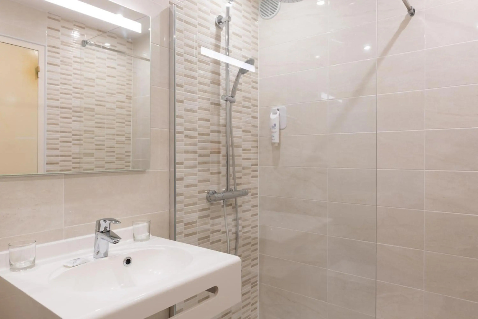 Hôtel de l'Orme, Akena, Evreux