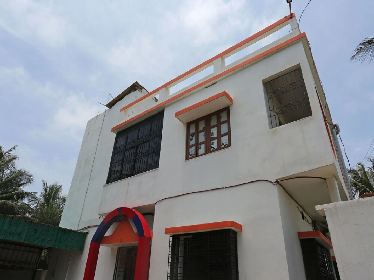 OYO 15261 Unik Beach Hotel