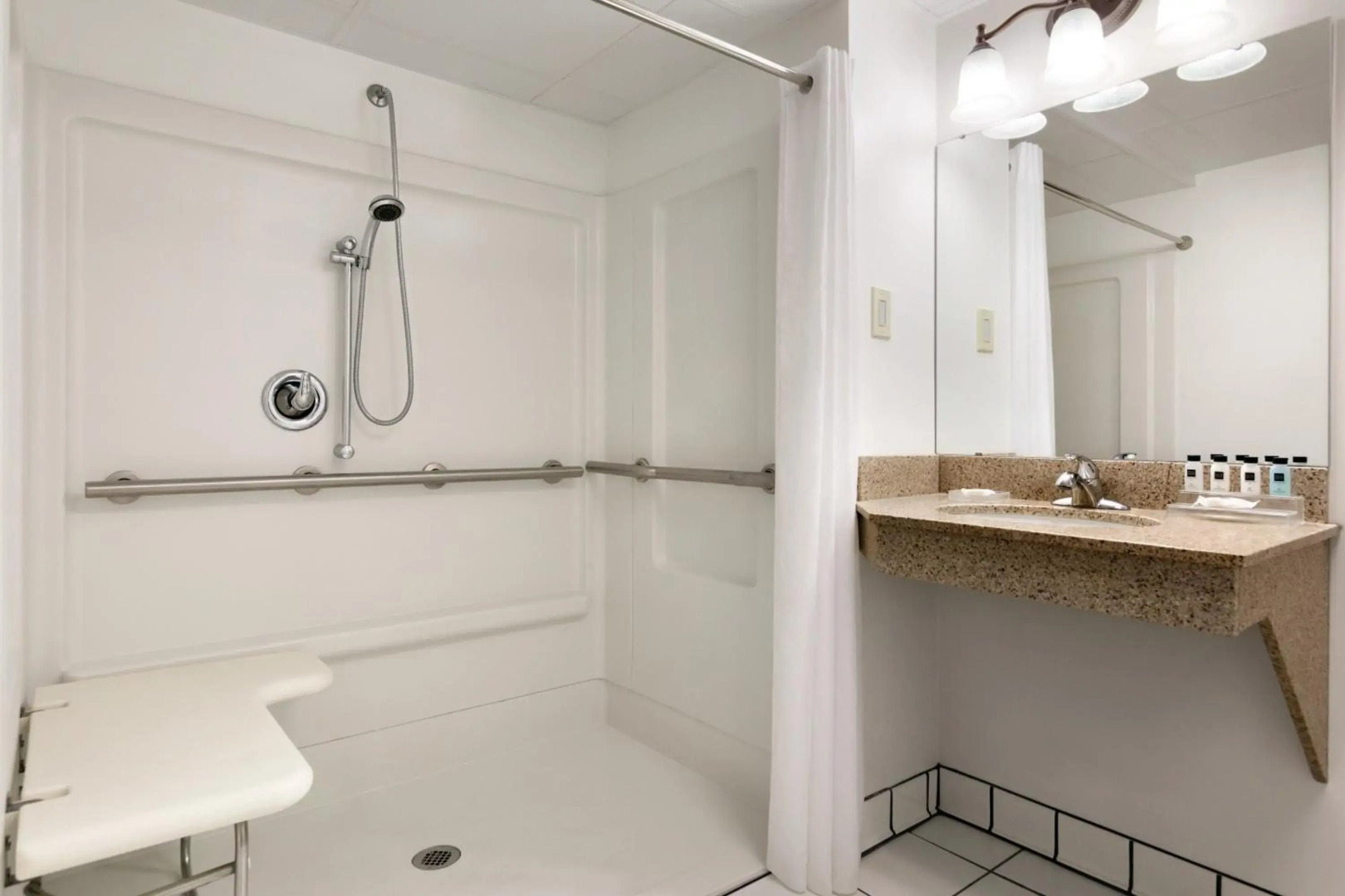 Country Inn & Suites by Radisson, Traverse City, MI