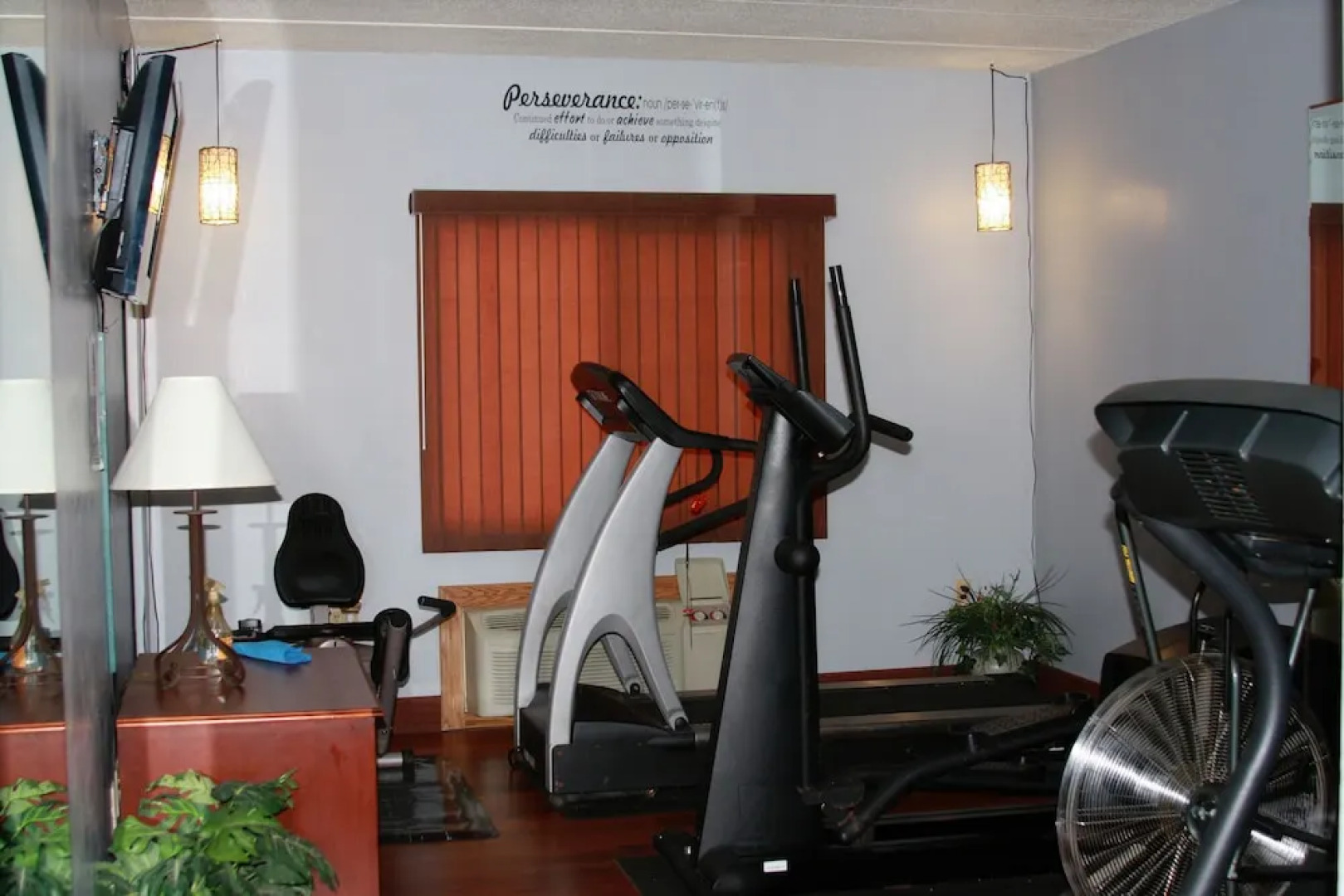 Gladstone Inn & Suites