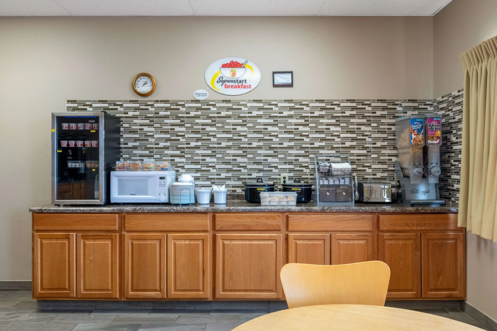 Super 8 by Wyndham O Neill NE