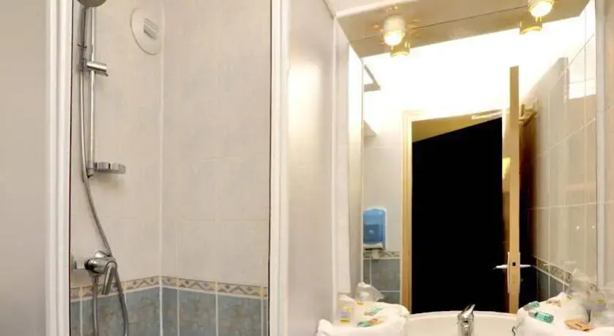 Enzo Trappes by Kyriad Direct