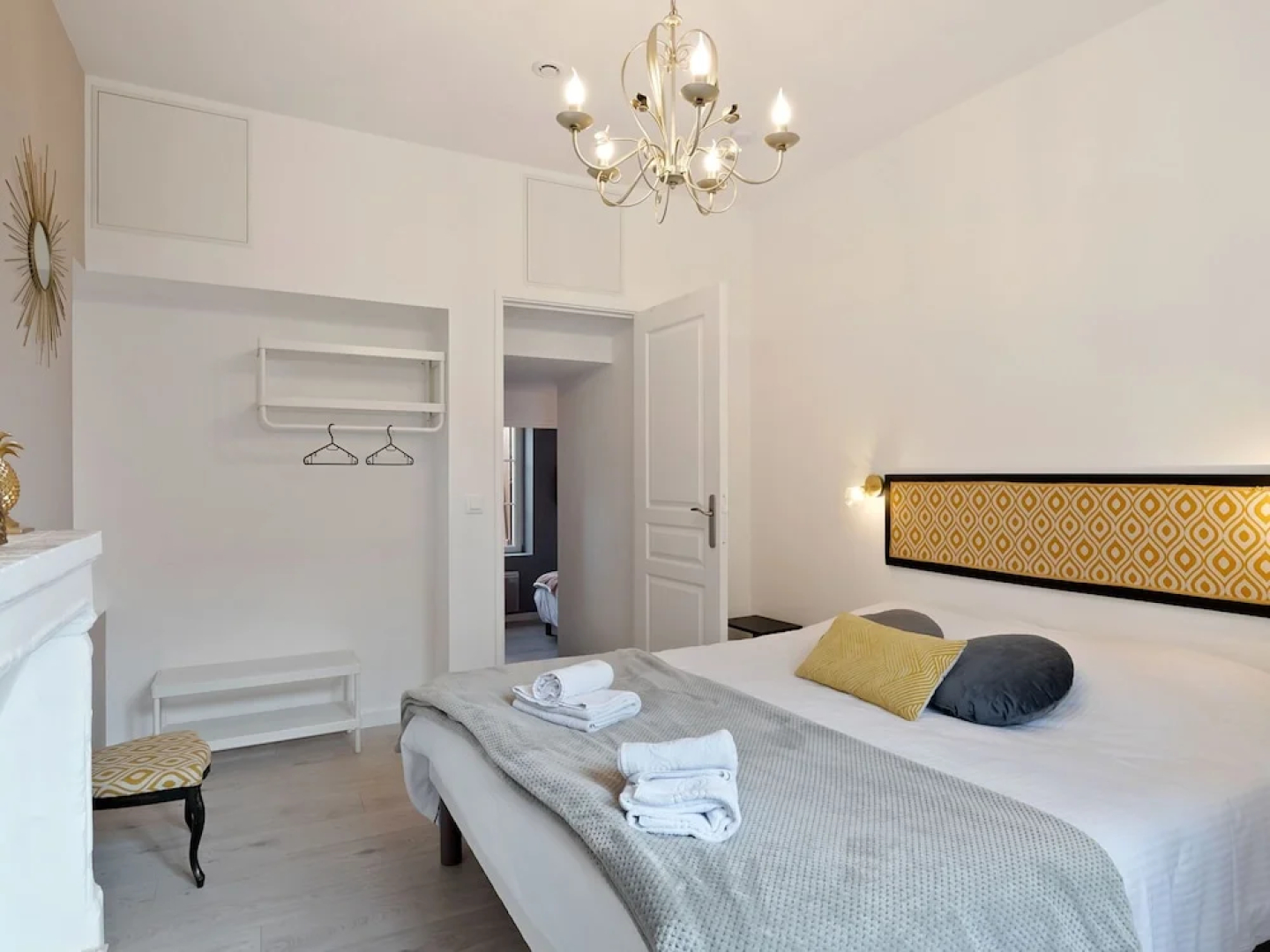 Fascinating Apartment in Bayeux With Communal Terrace/living Room and Kitchen