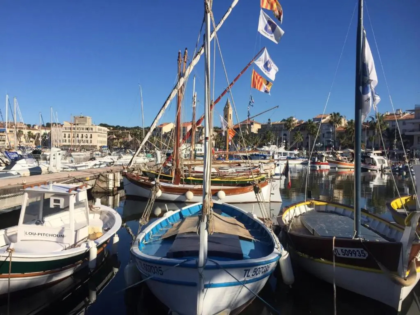 La tropezienne, Duplex 73 m2, 100 m du port, climatisation, grande terrasse