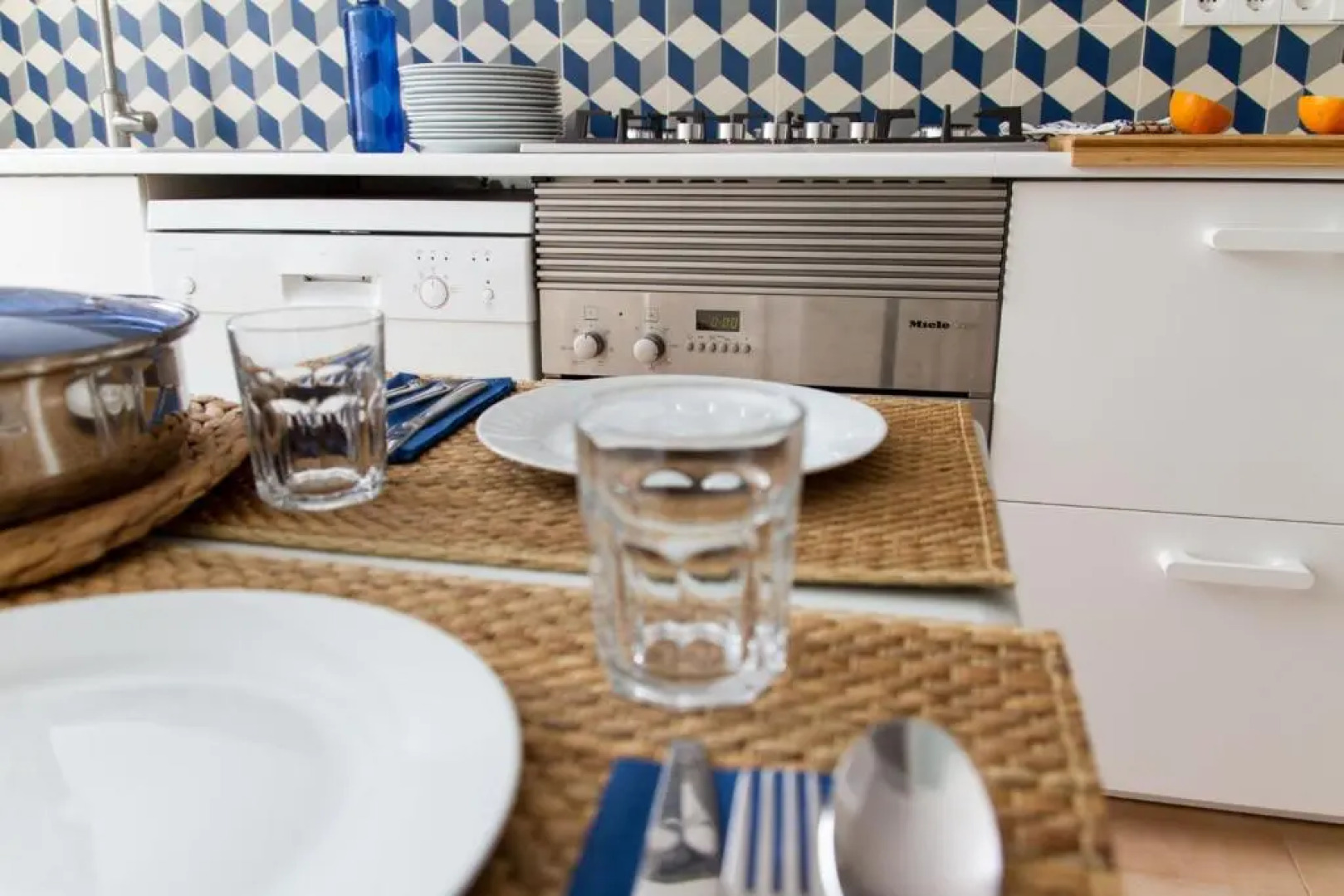 Tot un Mon-Beachfront House