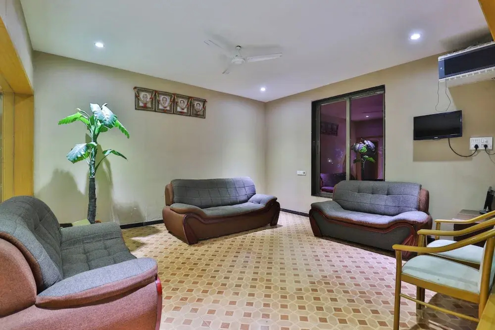 OYO 23180 Patel Ni Motel