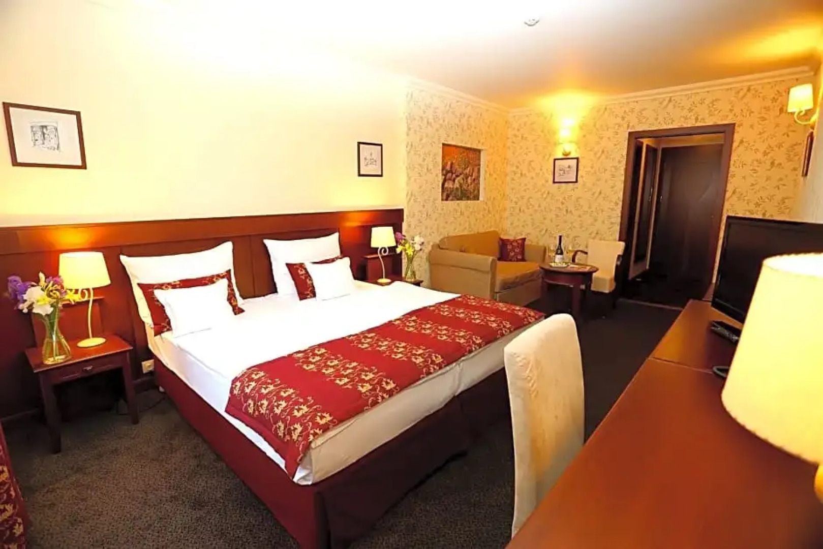 Oroszlános Borvendéglő és Borhotel