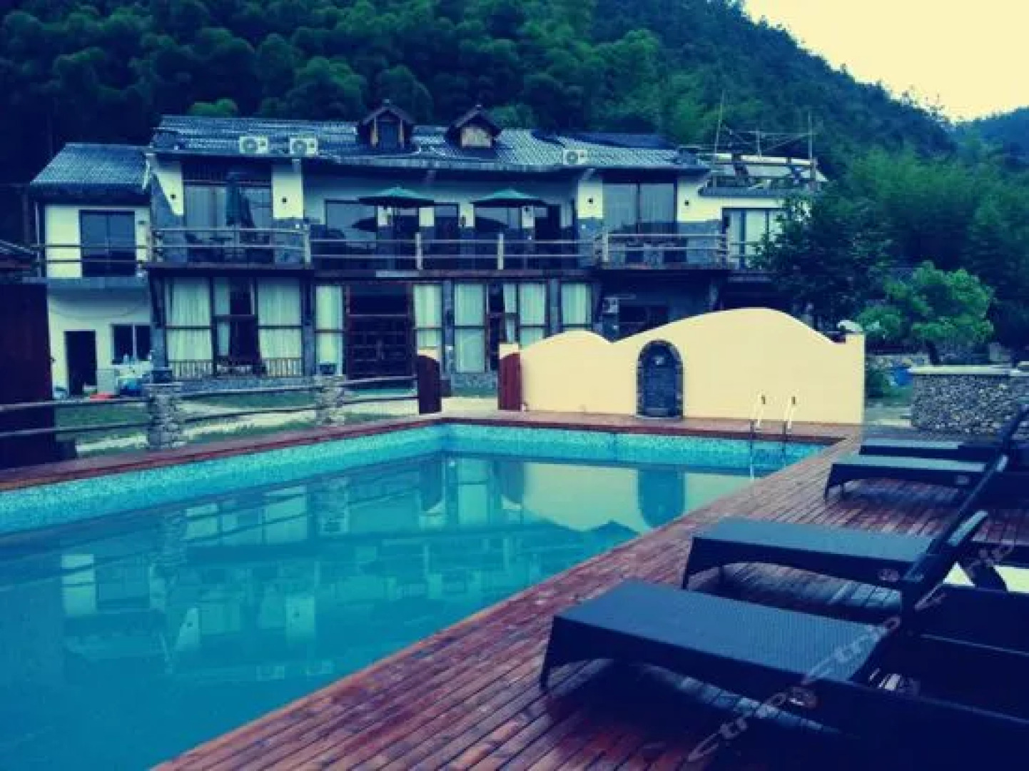 The Mountains of Life Inn