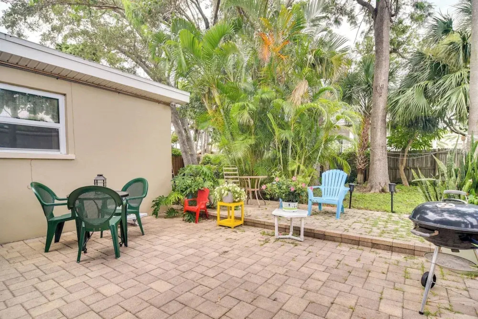 1 Mi to Madeira Beach: Getaway w/ Patio & Grill