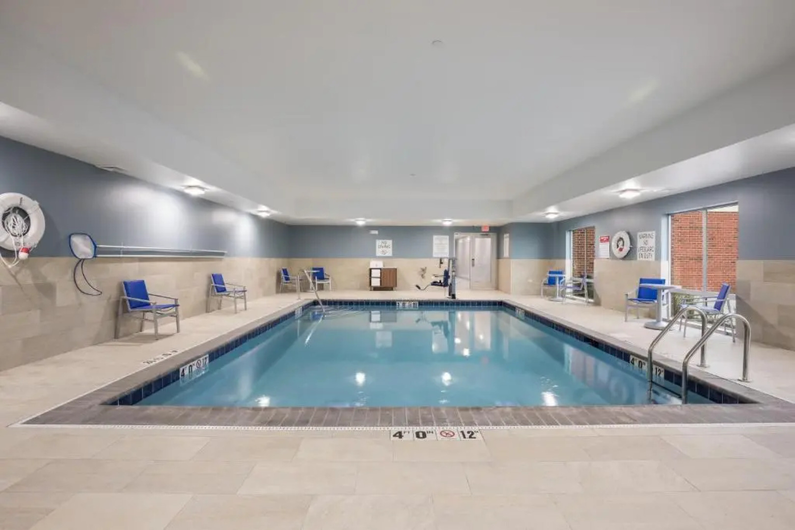 Holiday Inn Express & Suites Chicago - Hoffman Estates by IHG