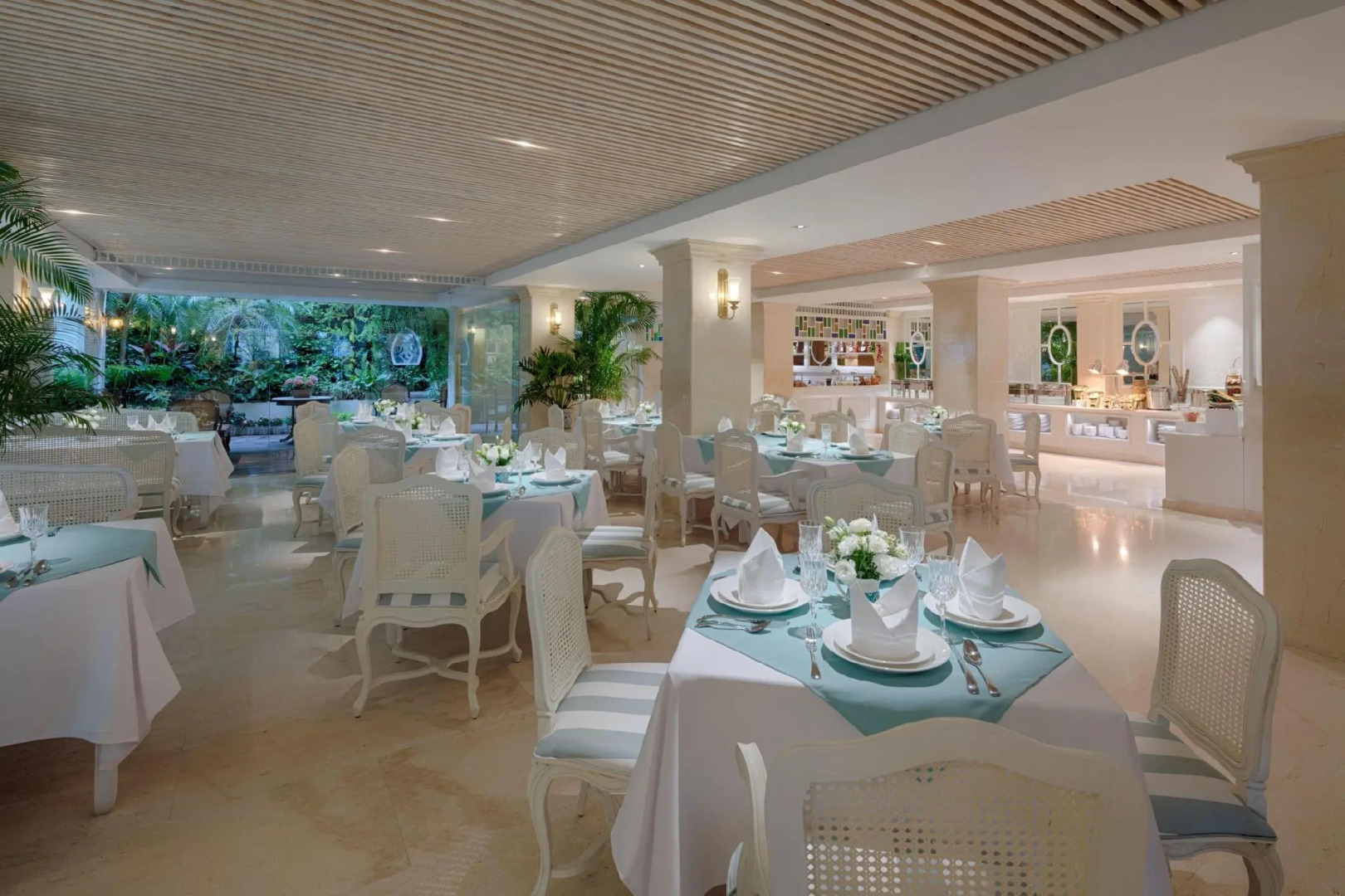 Au Lac Charner Hotel