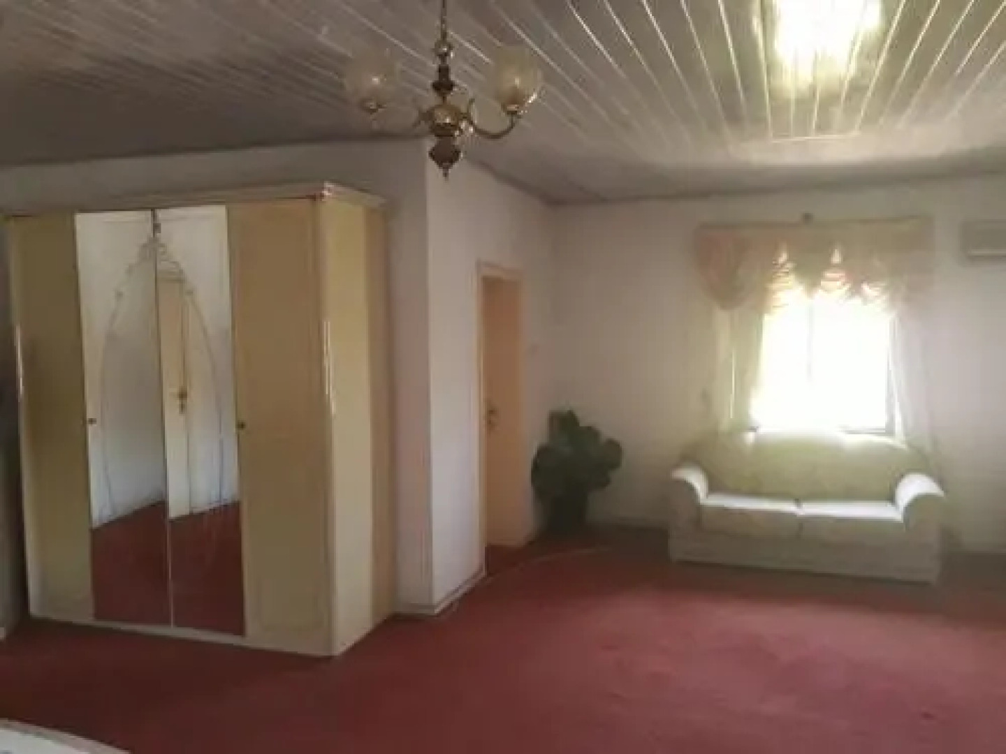 Hatfield Hotel And Suites