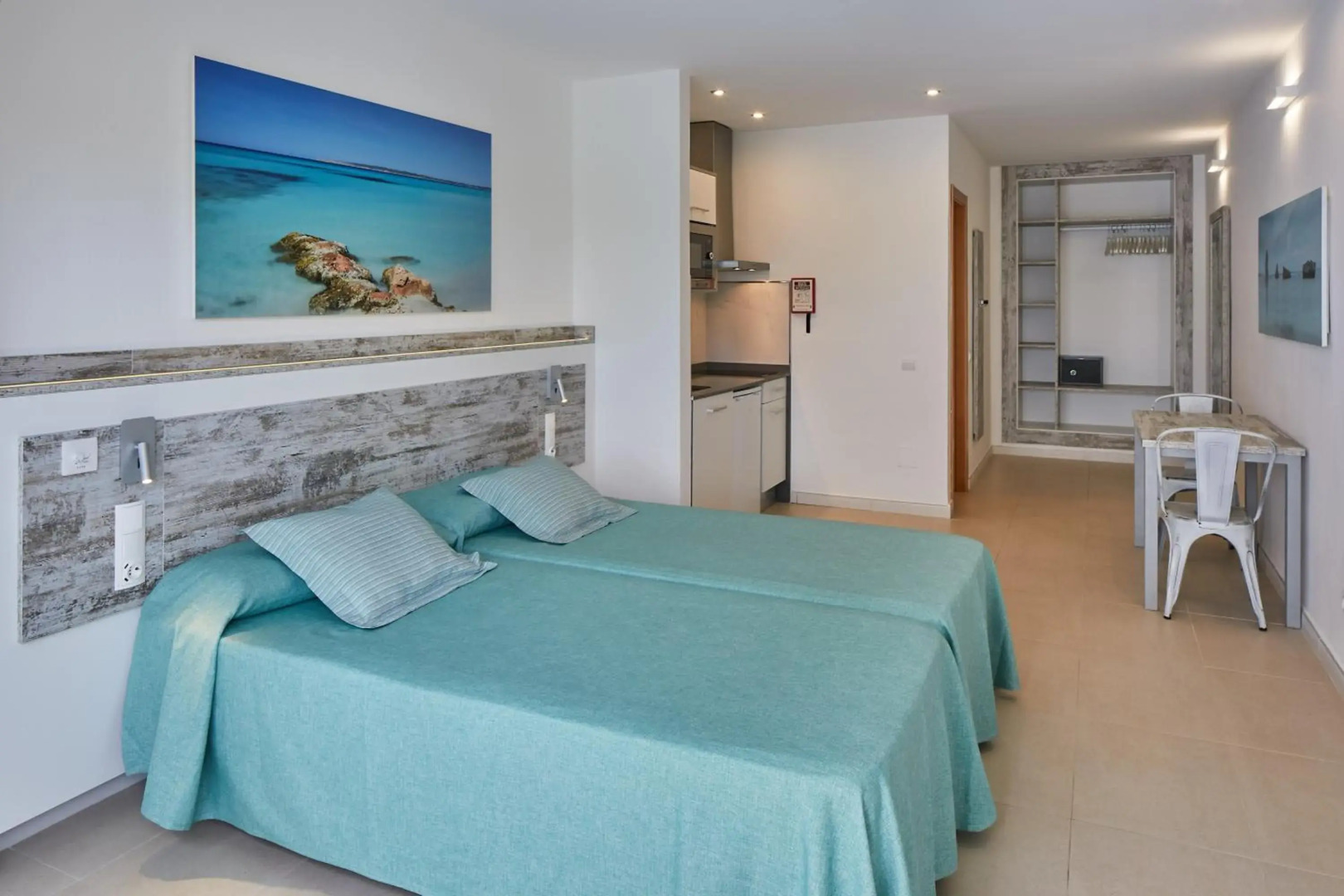 Playa Bella Beach Apartments