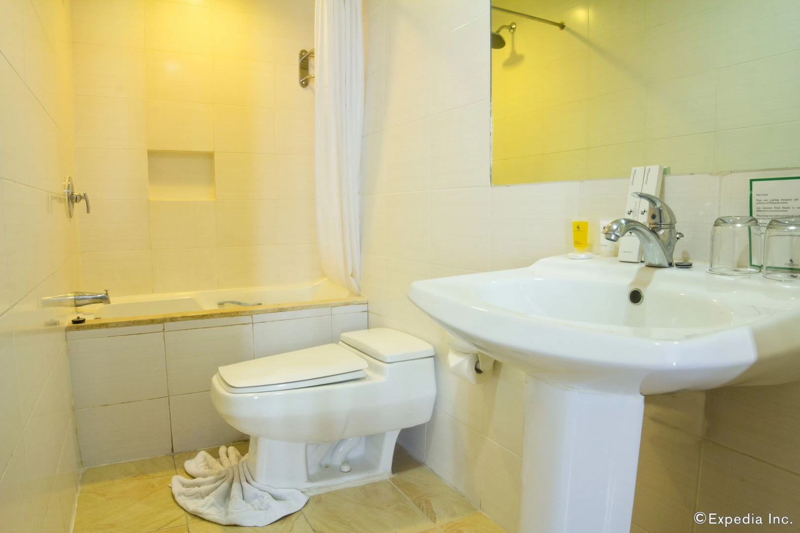 Lancaster Hotel by Central Flats