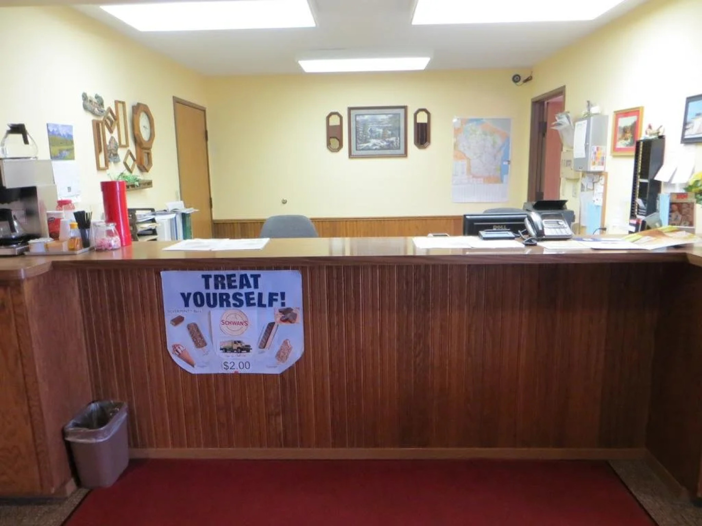 AmeriVu Inn and Suites