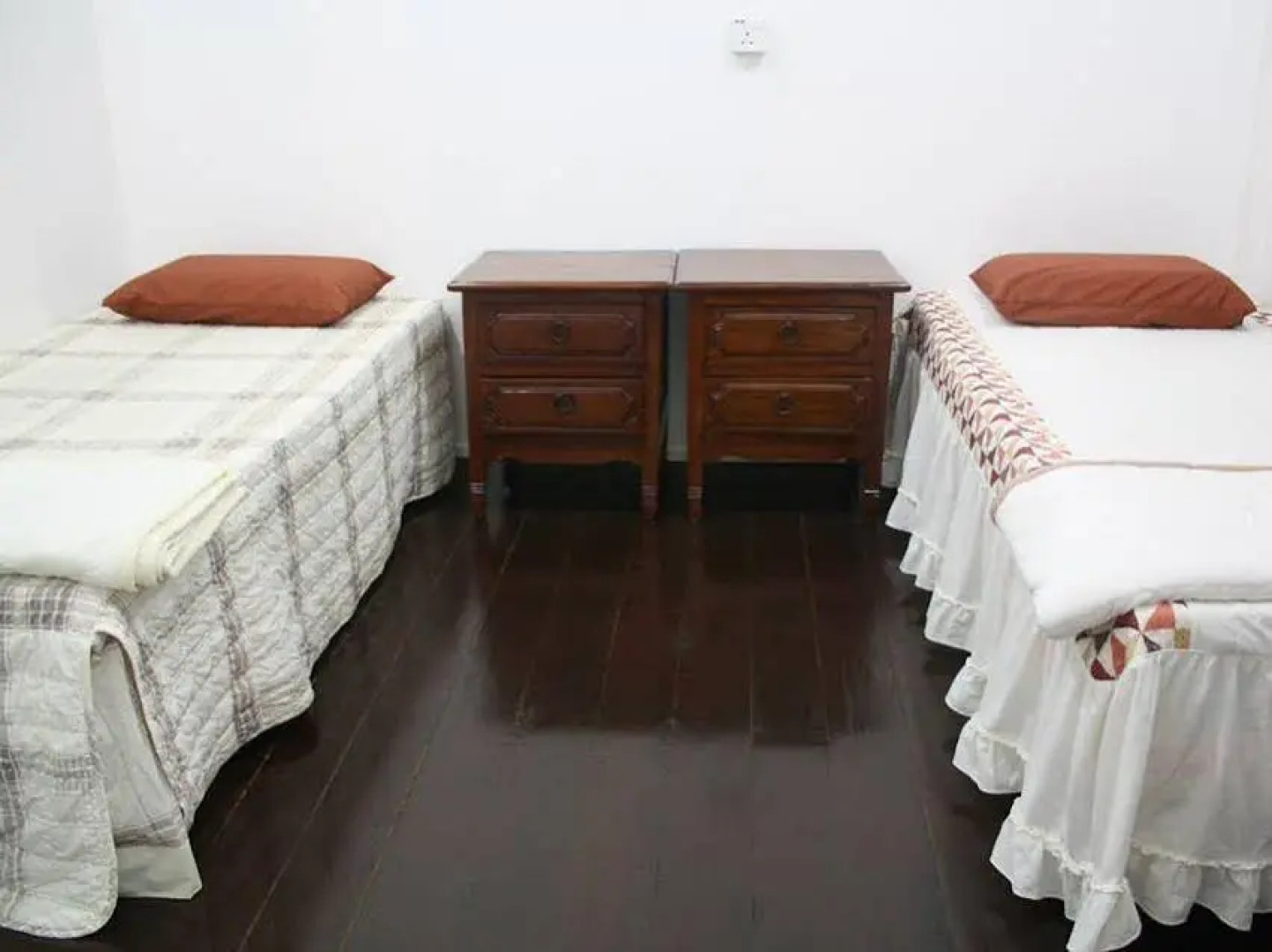 Emma Guesthouse Rumah Tinggi