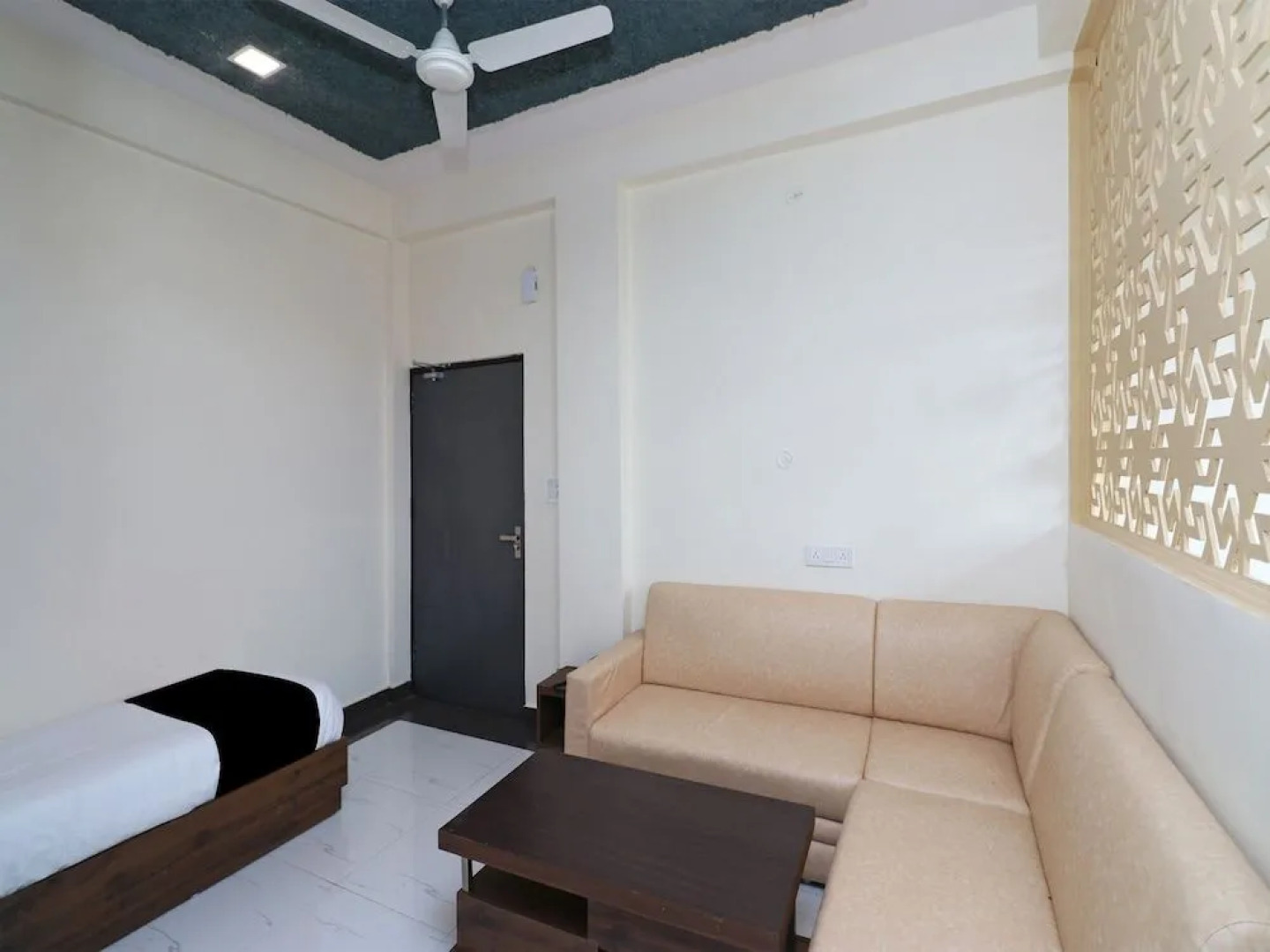 Capital O 27911 Woodland Garden Suites