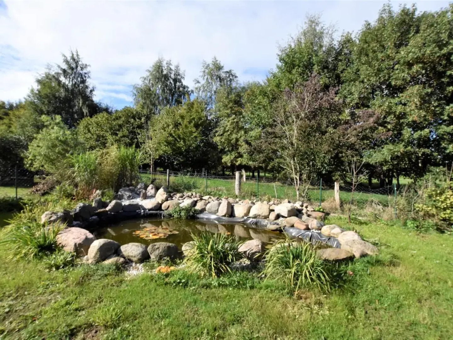 4 Room Holiday Apartment with Garden near Lake