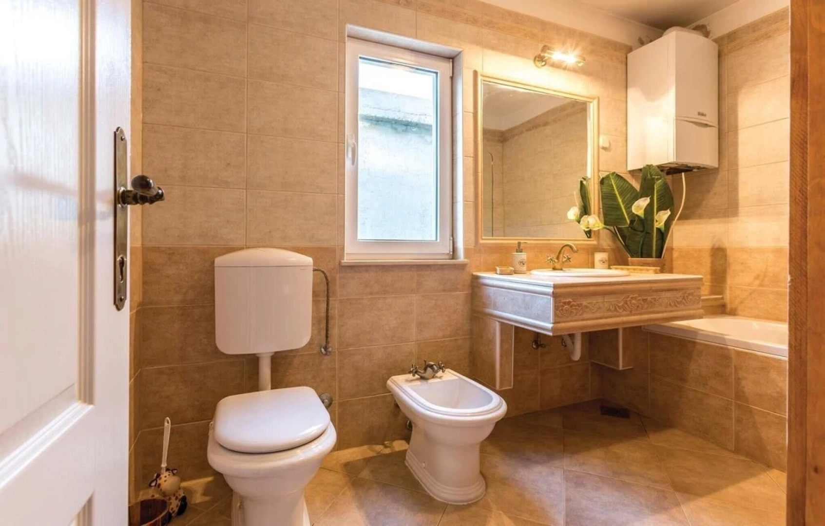 Beautiful Home in Kastel Novi With Wifi and 4 Bedrooms