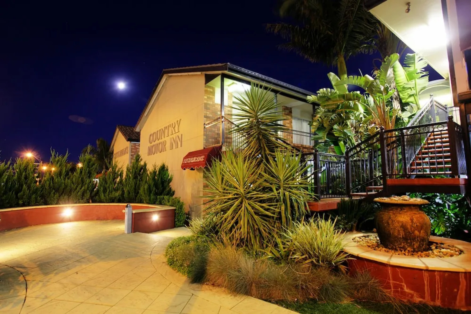 Cattlemans Country Motor Inn & Serviced Apartments