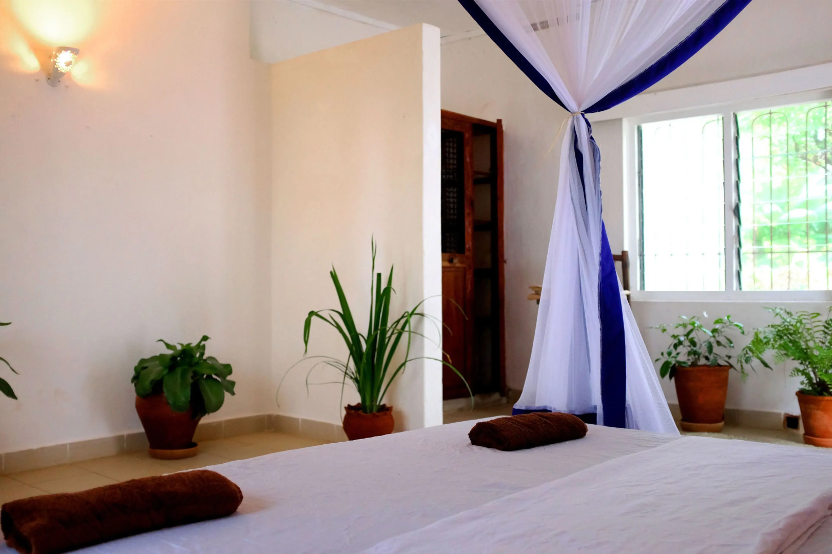 Salty's Kitesurf Village