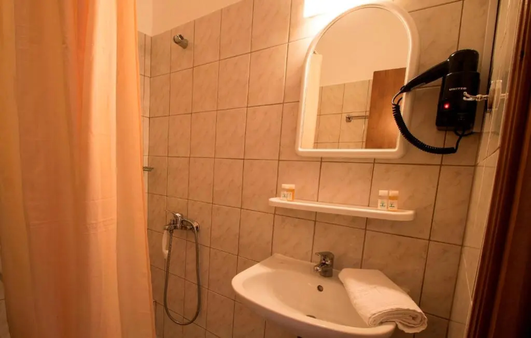 Atira Apart Hotel