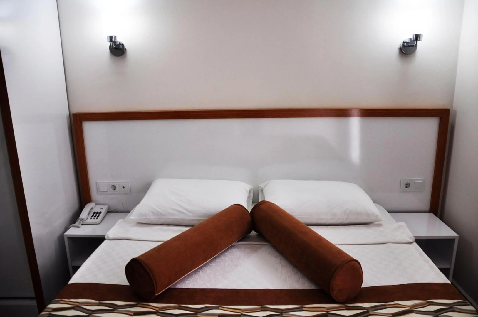 Travelodge by Wyndham Manhasset