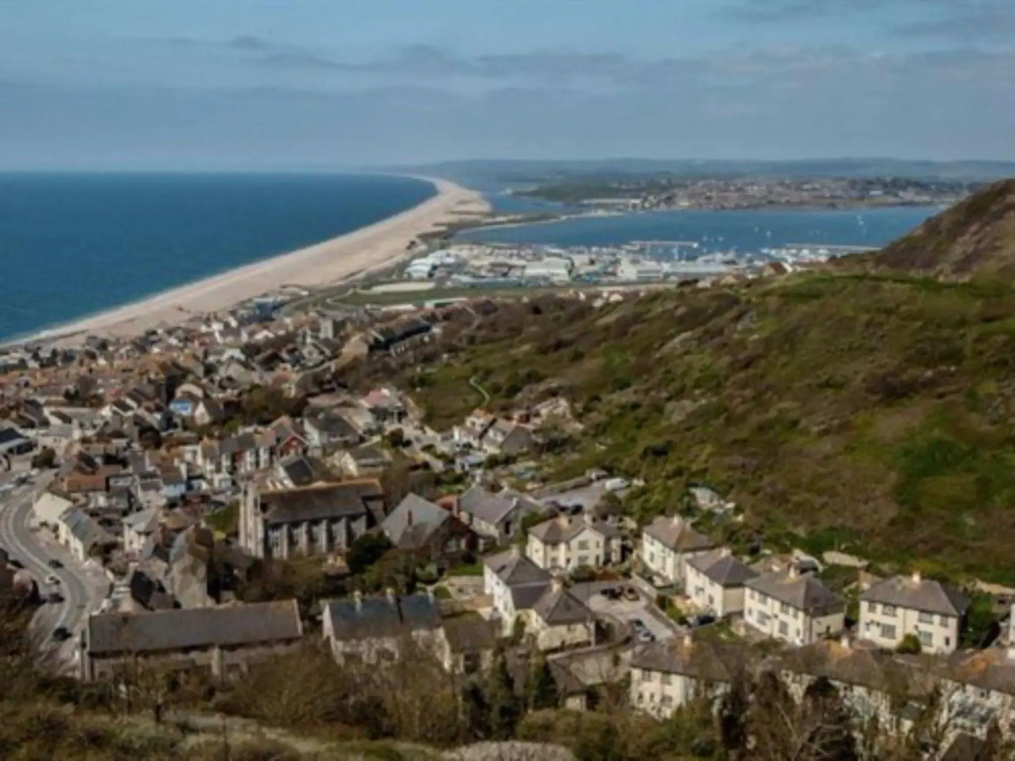 Admiralty Hotel & Restaurant