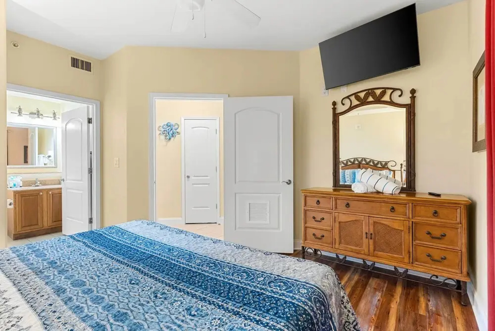 Luxury Condo w/ Huge Private Balcony on Lake Bryan