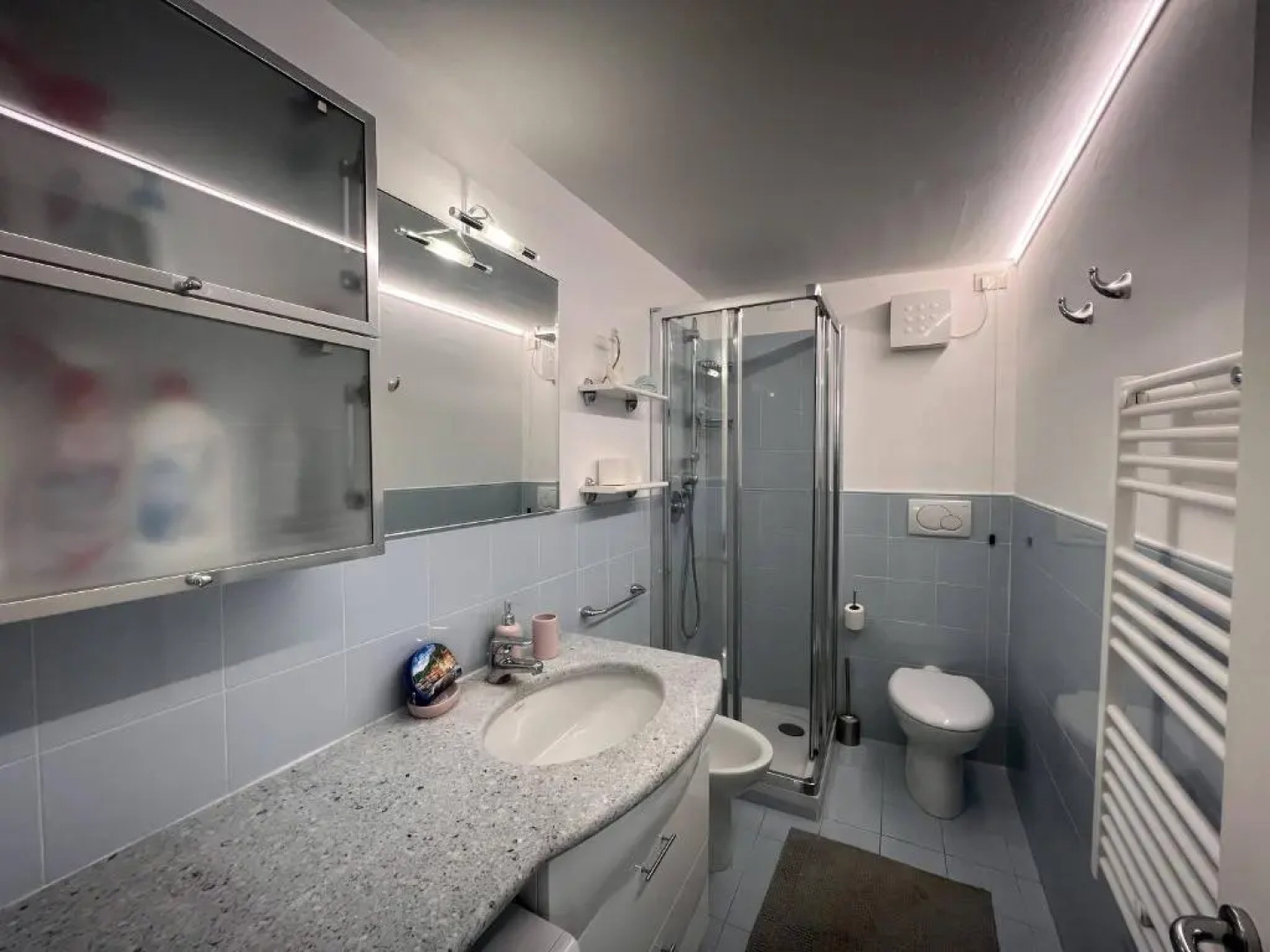 AL CASTELLO-VISTA MARE -ROMANTICO e CENTRALE a 20 METRI DAL MARE-toll parking at 15 euro per day to be booked in advance -subject to availability