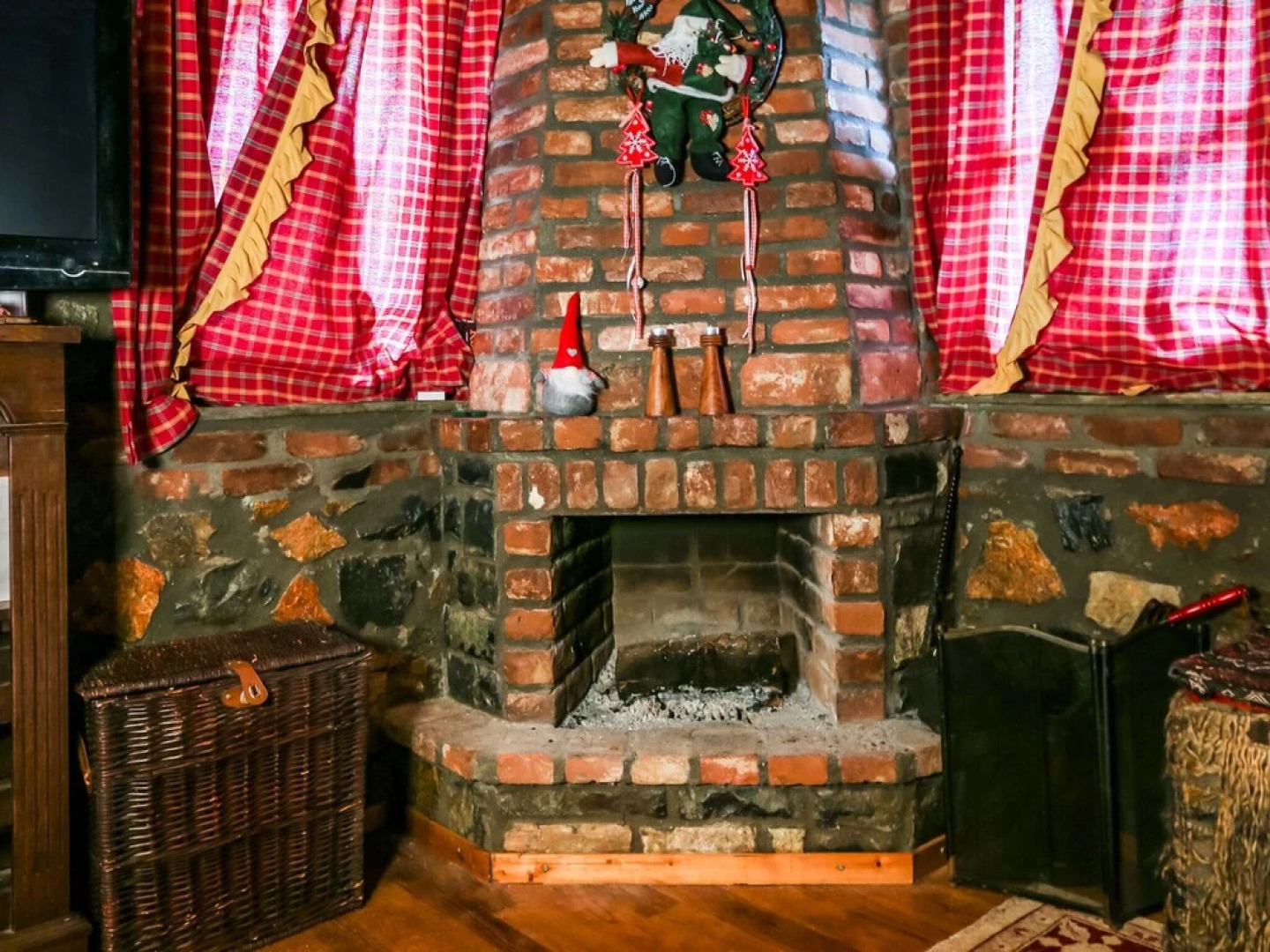 Exotic Holiday Home in Pella with Garden