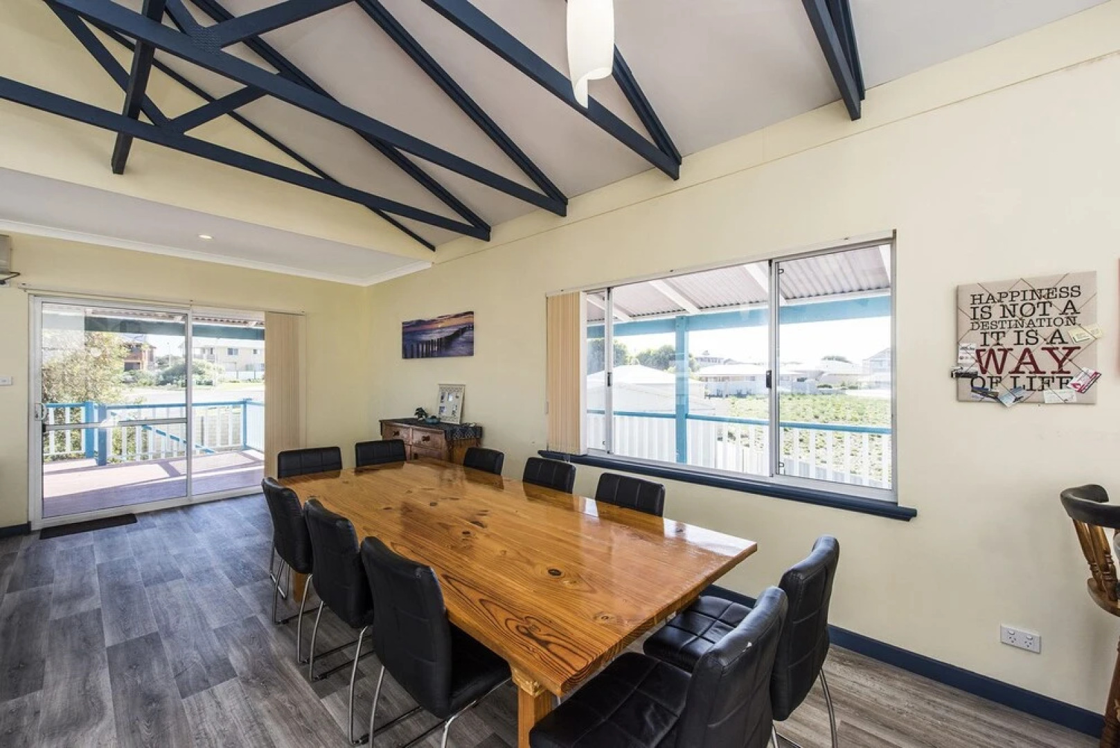 The Outlook - All the Comforts of Home Pet Friendly