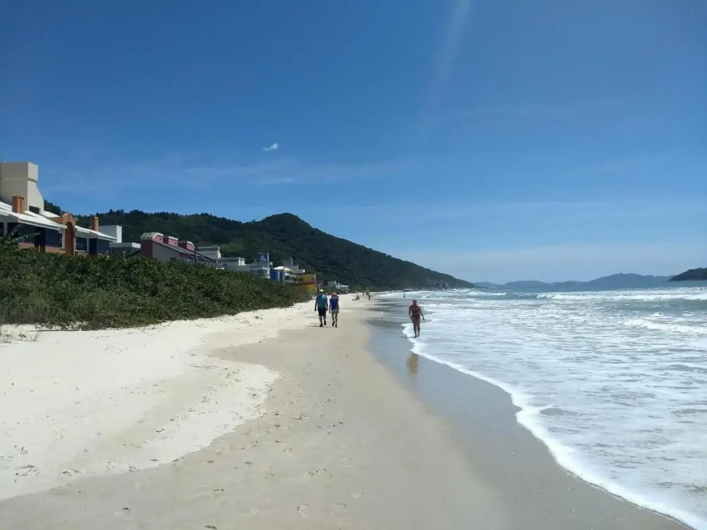 Apto novo há 250 mts da praia