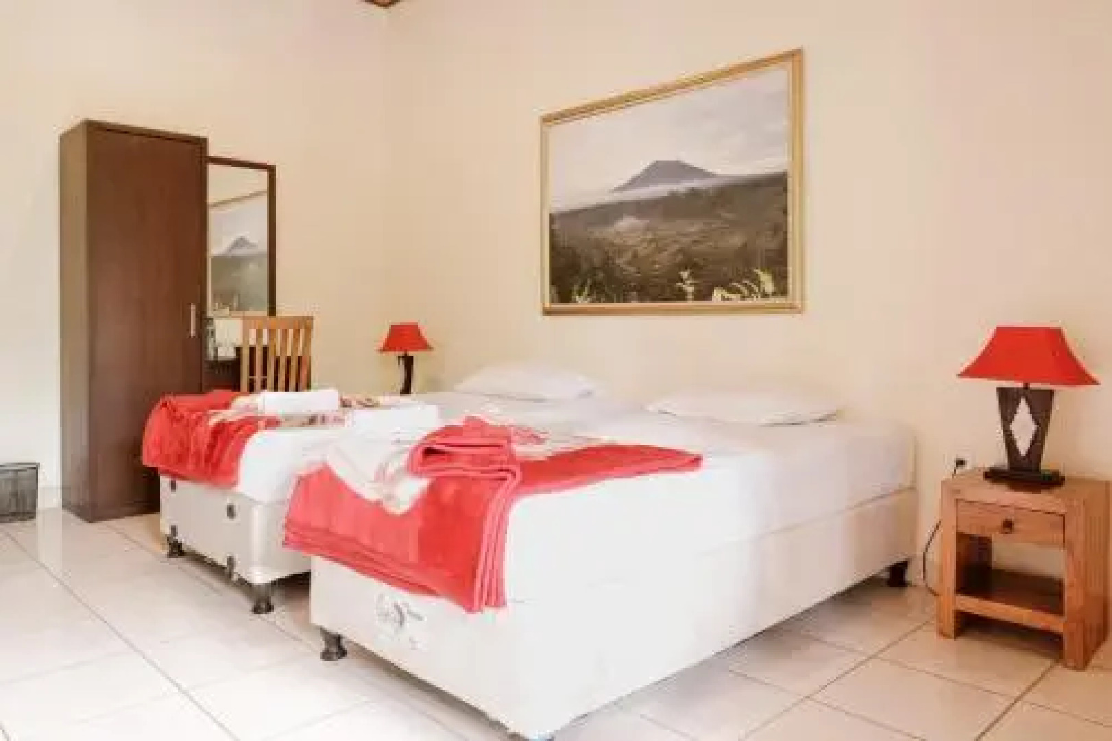 Mahagiri Resort & Restaurant