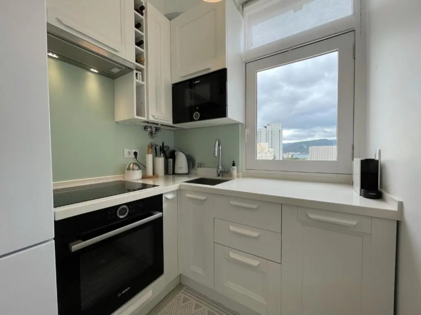 Beautiful Penthouse Apartment With Terrace - 4 Minute Walk to the Beach