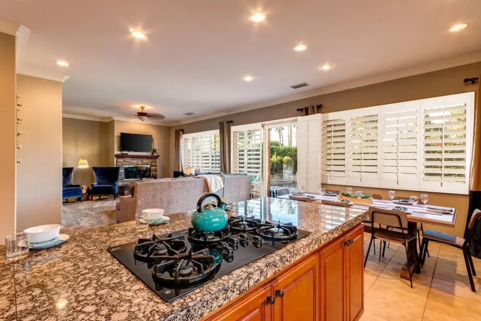 Palm Grove by AvantStay | 15mins From Coachella - Desert Villa - Sleeps 14