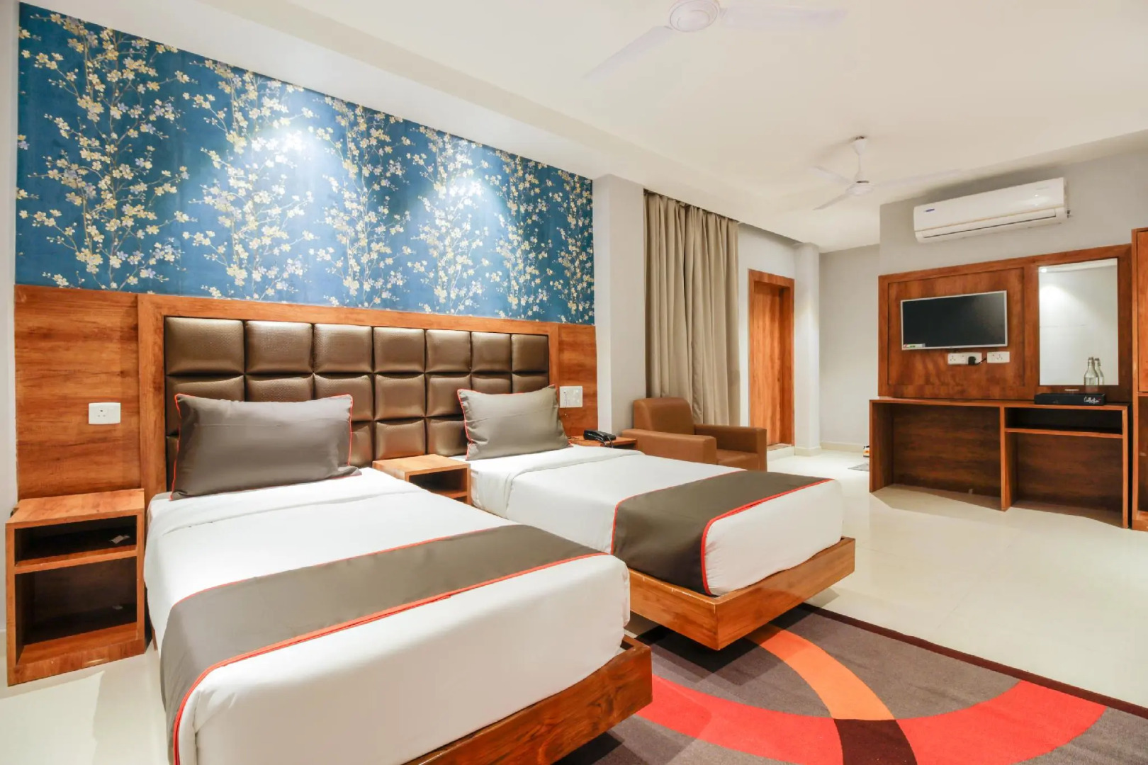 OYO Flagship 72392 Penguin Homes