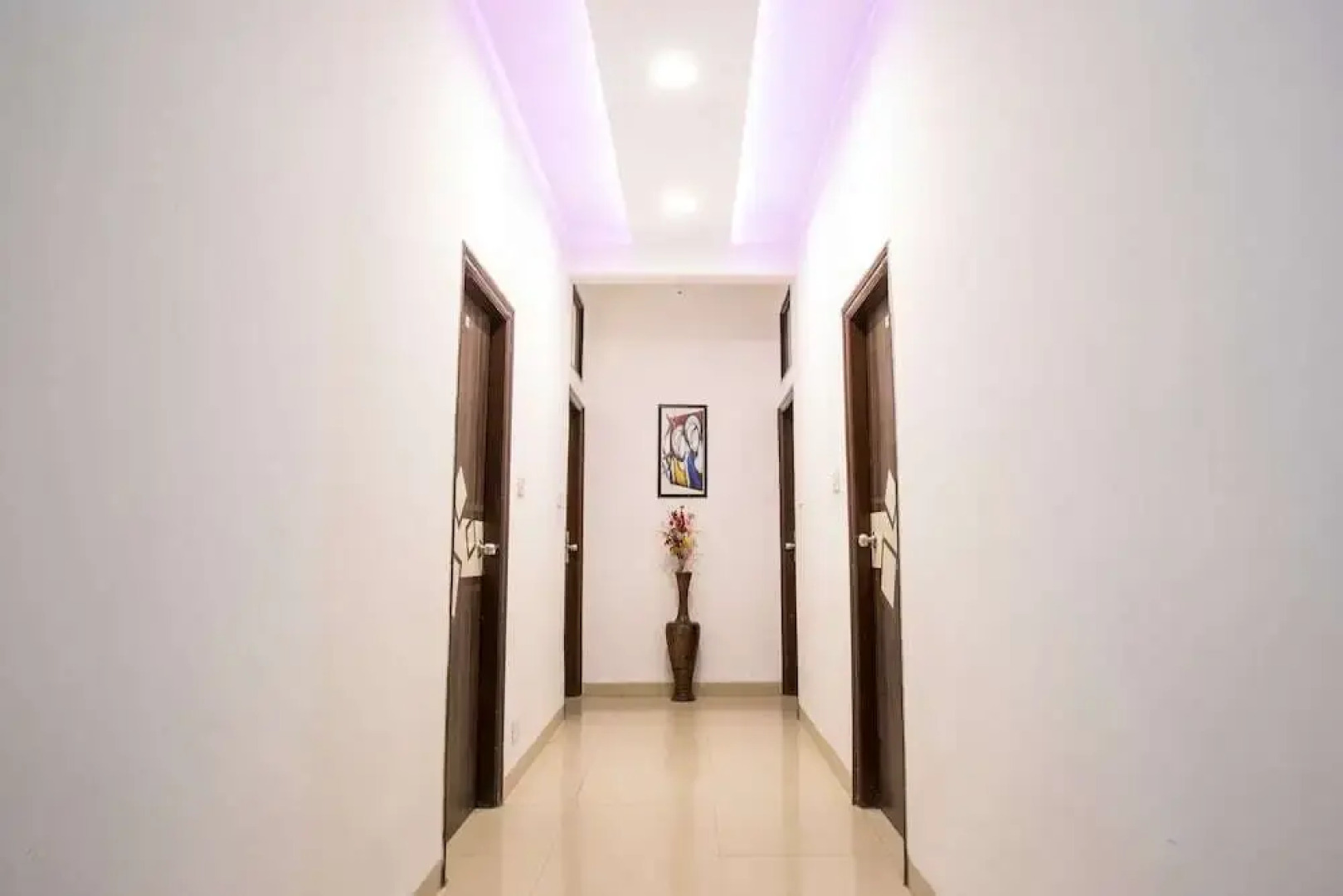 Hotel New Luxury Royale By OYO Rooms