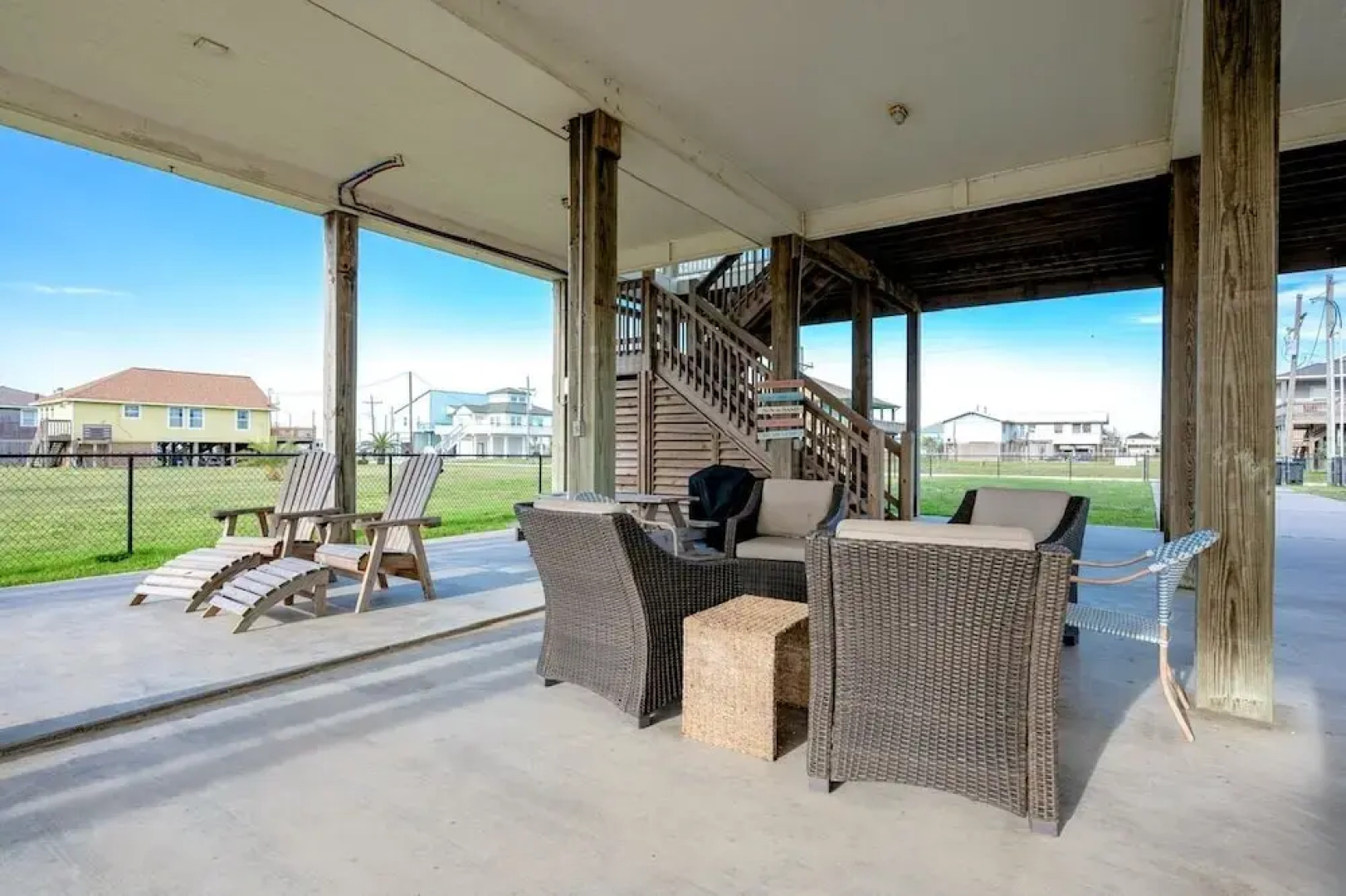 The Beach House 3 Bedroom Home by RedAwning