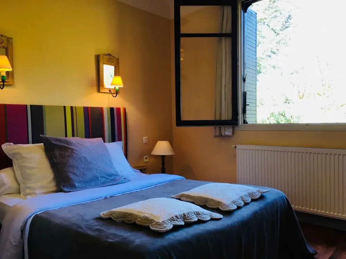 La Mirabelle-Casteil Country House