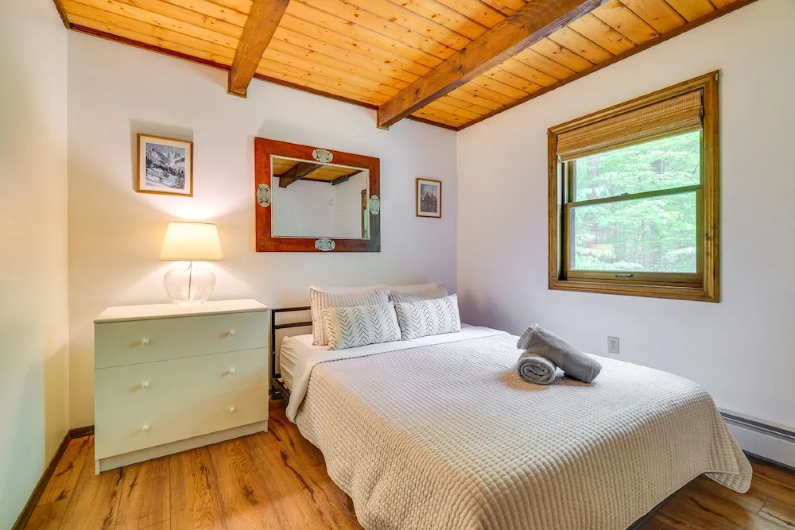 Traditional Blakeslee Chalet: Deck & Lake Access!