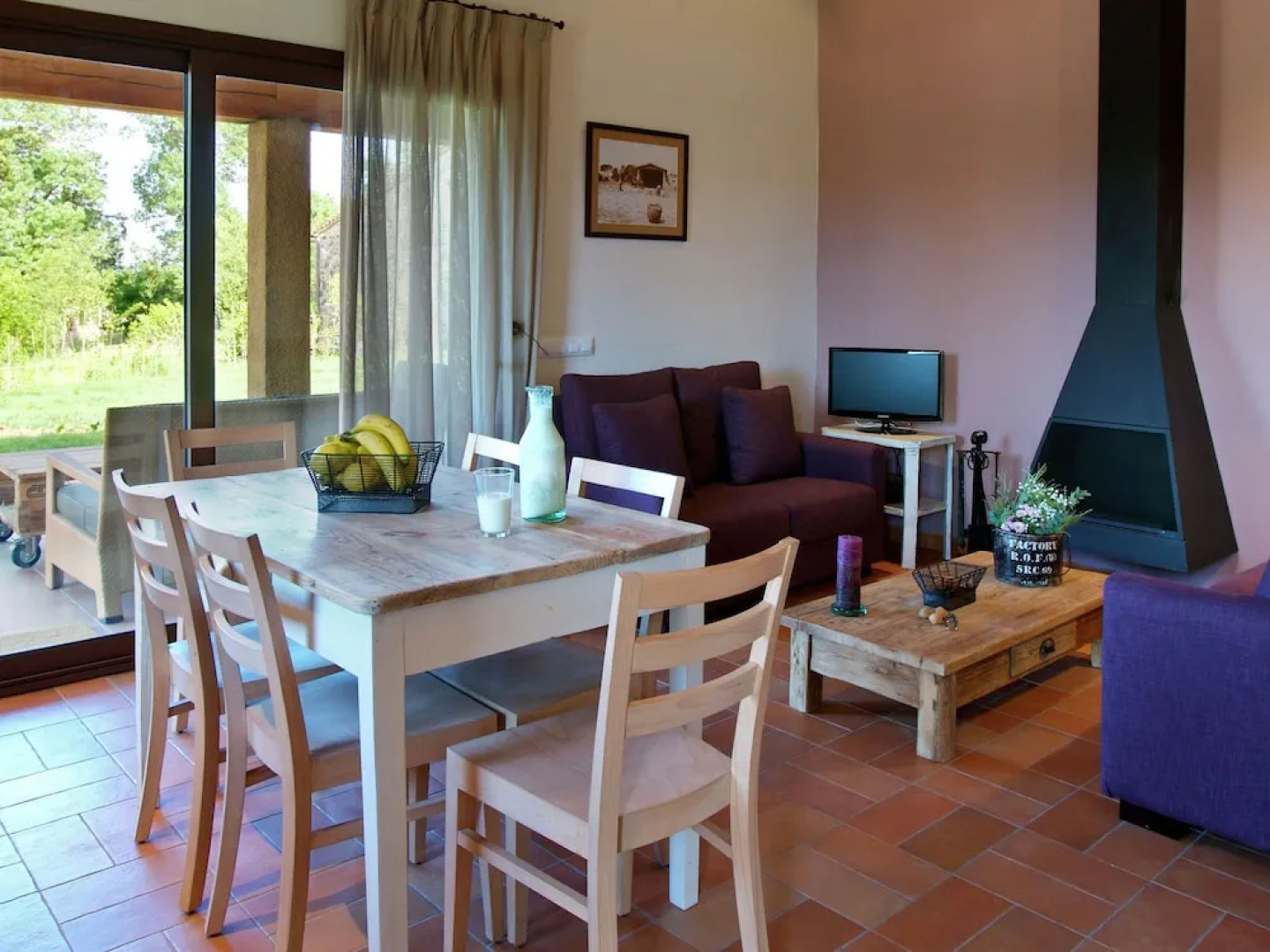 Comfortable Holiday Home in Catalonia with Swimming Pool