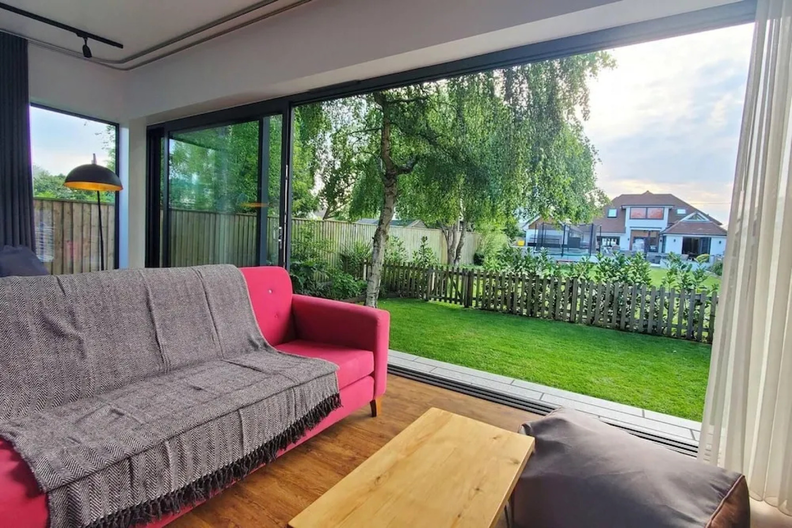 The Cedarwoods - Luxury Studio for 5!