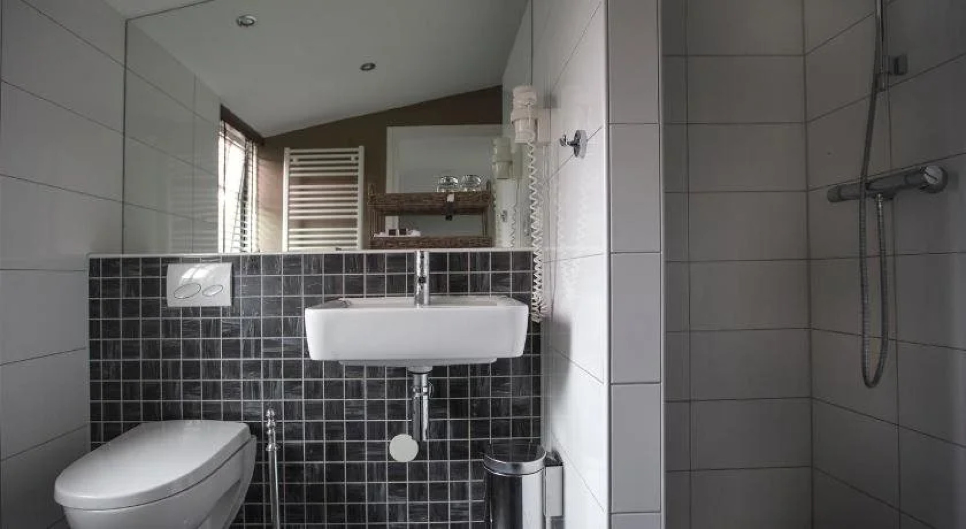 Zenzez Hotel & Lounge