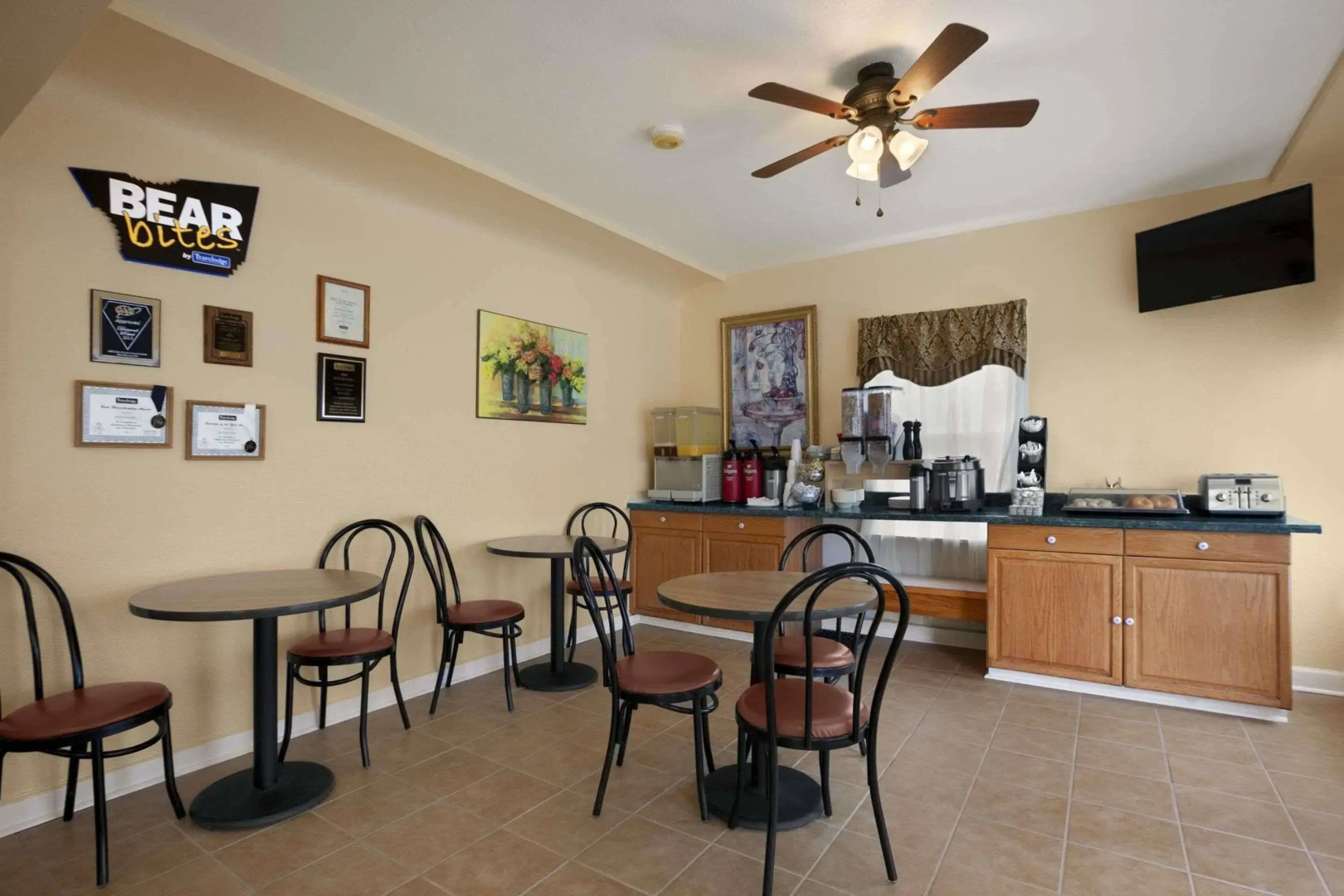 Travelodge by Wyndham Wenatchee