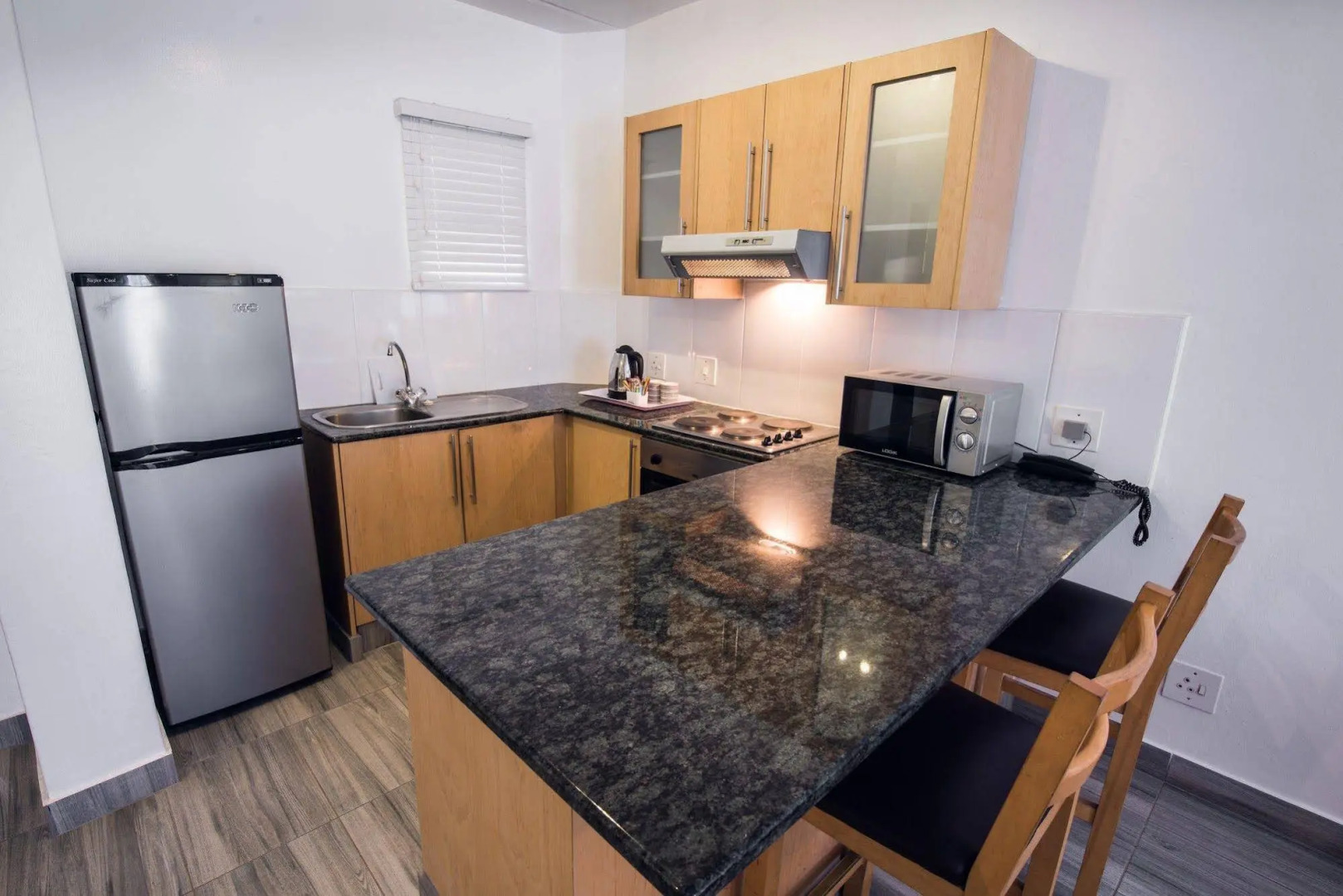 Airport Inn and Suites