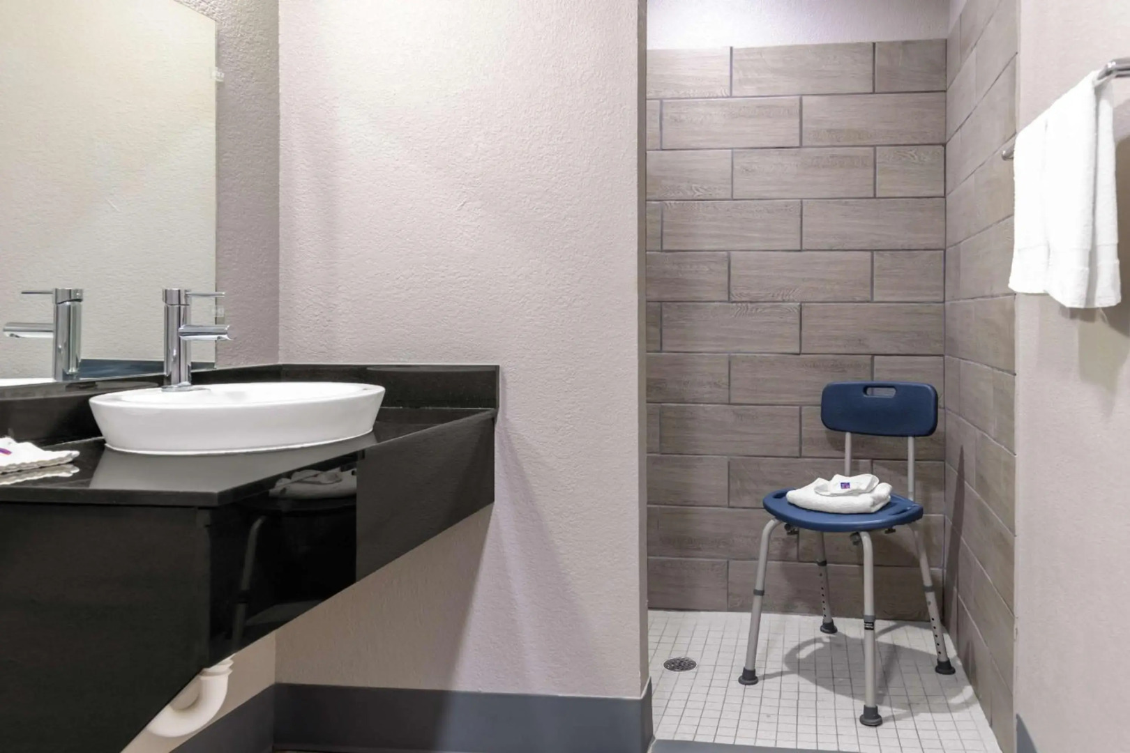 Motel 6 Topeka Northwest